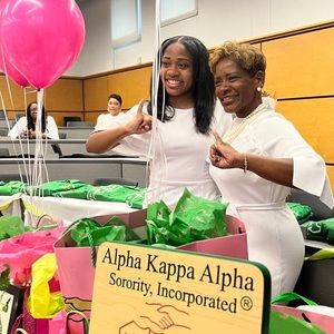 Meet your Posher, Carmen